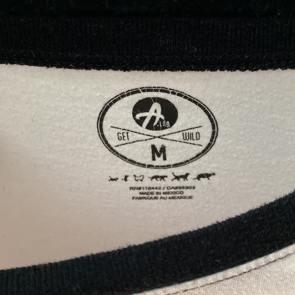 M Raglan black and white color blocked 3/4 length t-shirt with kitten design - Picture 4 of 4